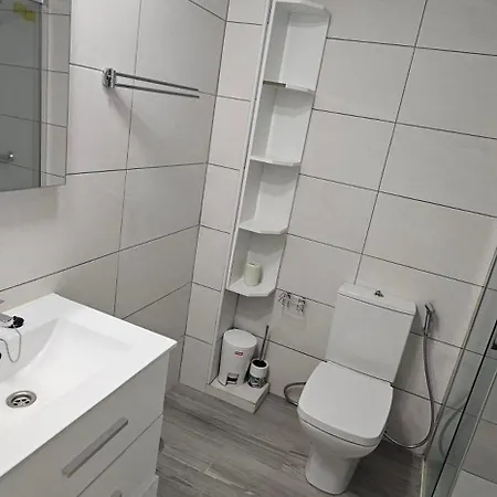 Valdes Center 313a, Near Beach, Full Aircon 아파트 *